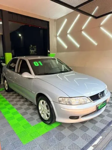 Chevrolet Vectra CD 2.0 (modelo Antigo) 2001
