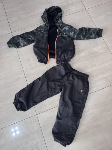 Conjunto Corta vento lindo TAM 4 anos