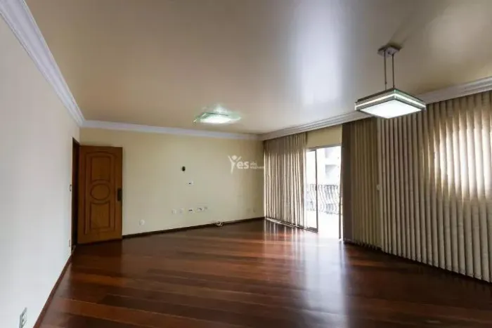 Apartamento semi mobiliado para locação com 142m² de área útil, sendo 3 dormitórios, 1 suí