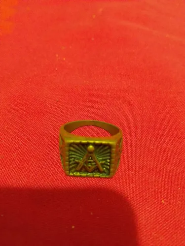 Anel da maçonaria feito em cobre trabalhado artesanalmente