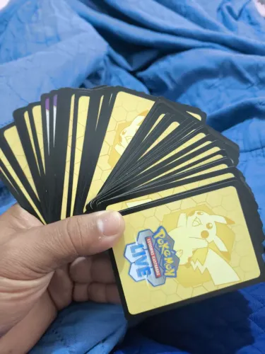 CÓDIGOS POKÉMON LIVE