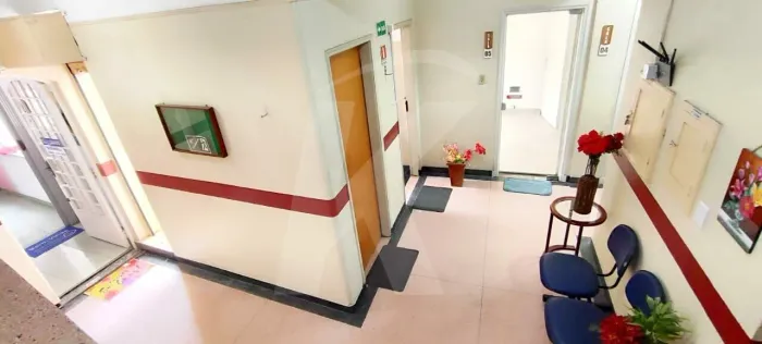 Sala Comercial Reformada Pronta para Uso! Segurança, Conforto e Excelente Estrutura
