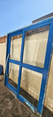Vendo porta balcão 