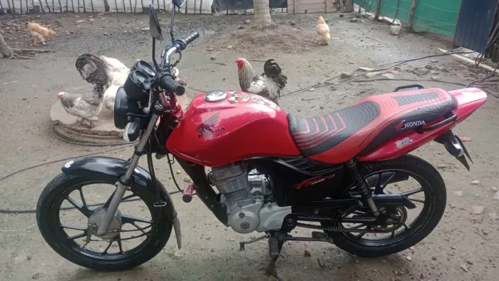Vendo ou troco moto fan 125  valor a negociar