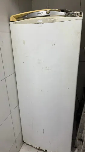Freezer vertical (sem funcionar) 