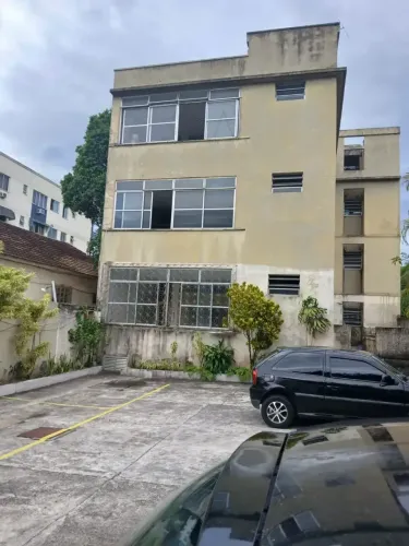 Imóvel para venda possui 177 metros quadrados com 3 quartos em Tanque - Rio de Janeiro - R