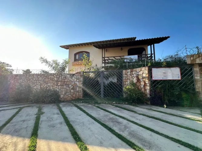 Casa 5 quartos para aluguel Jardim São Luiz 650m² Montes Claros MG