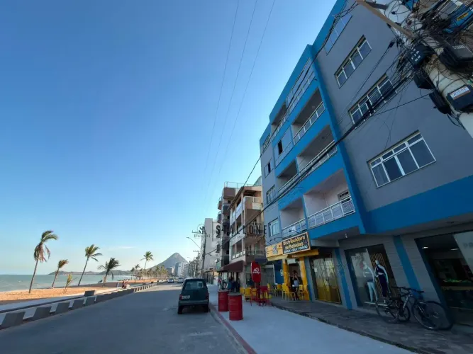 Apartamento no quarto andar, localizado nos fundos do Ed Boldrini situado na orla da Praia