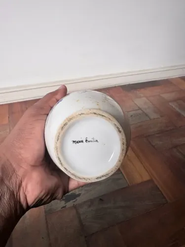 Vaso Porcelana Branca Flores Azuis Pintado à Mão Assinado
