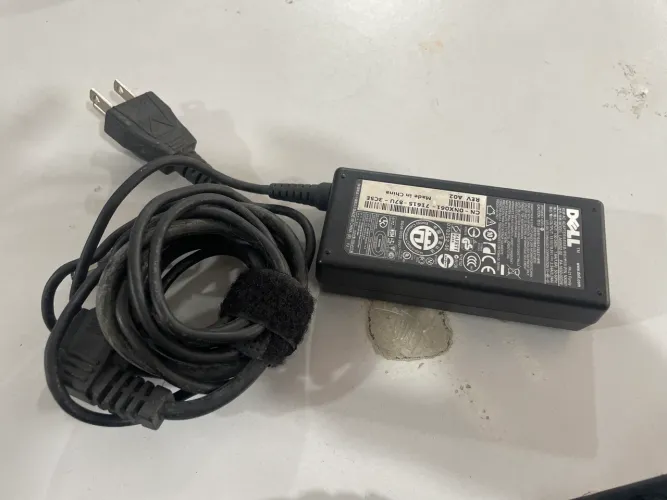 Carregador/fonte da Marca Dell de 64W