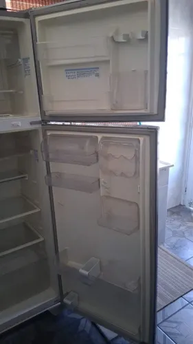 Geladeira Electrolux duplex (freezer em cima)