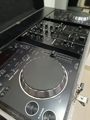 2 CDJ Pioneer+ Mixer DJM 350 + Case pouquíssimo uso (relíquia)