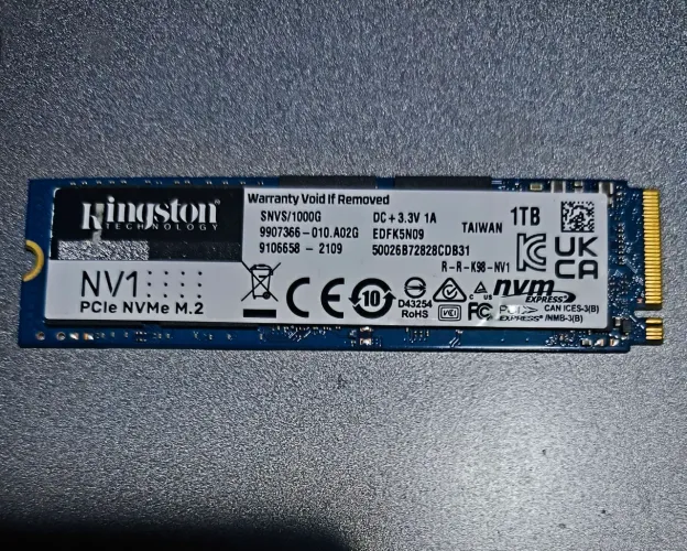 SSD Kingston NV1 1TB M.2 NVMe - 93% de Saúde