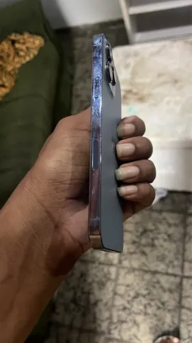 Vendo ou troco iPhone 13 Pro Max em inferior com volta