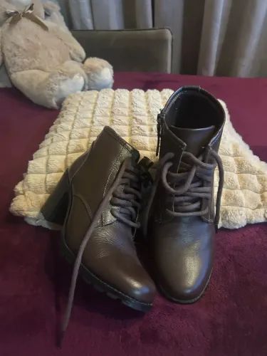 Bota em couro