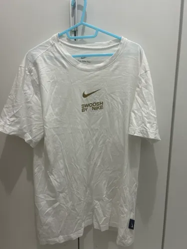 Camisa swoosh by Nike 