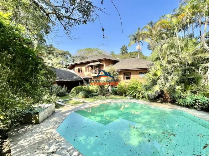 Casa de Luxo à Venda ou Locação em Cotia-SP, Vila Santo Antônio: 5 Quartos, 5 Suítes, 3 Sa
