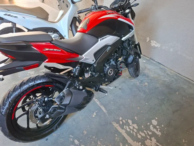 Bajaj dominar 250