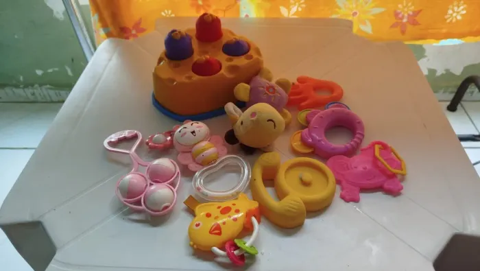 Lote de brinquedo para bebê.