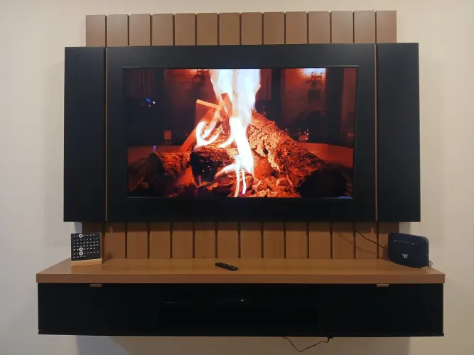 RACK SUSP. COM PAINEL (PREÇO BAIXO PRA DESOCUPAR MINHA SALA))