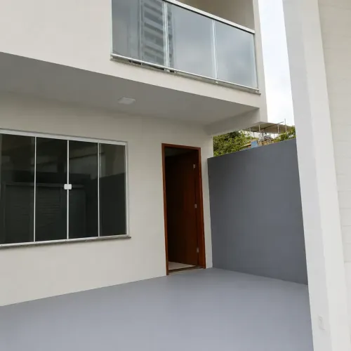Casas para locação no Vale das Palmeiras em Macaé/RJ, 03 Quartos com suíte, 1 Vaga, Primei