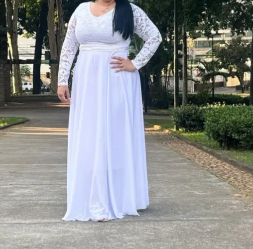 Vestido longo branco com rendas