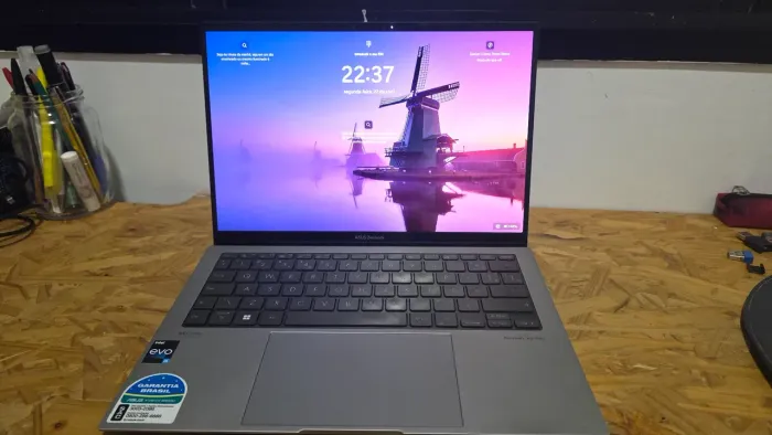 ASUS Zenbook S 13 OLED