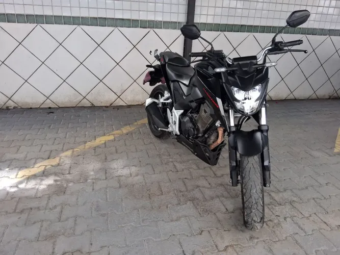 Cb TWISTER 300F