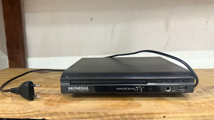 DVD mondial com entrada USB - usado (sem controle)