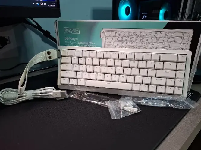Teclado Gamer Epomaker HE68 Lite Magnético Hall Effect (RGB) - NOVO