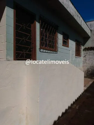 Casa geminada para locação de 1 quarto localizada no bairro Araguaia
