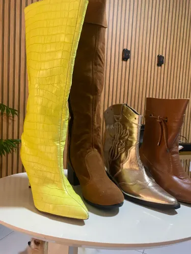 Vendo lindas botas preço incomparáveis 