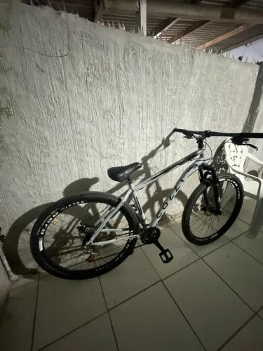 Bicicleta de ciclismo aro 29 COOLI quando de aço pinel novos