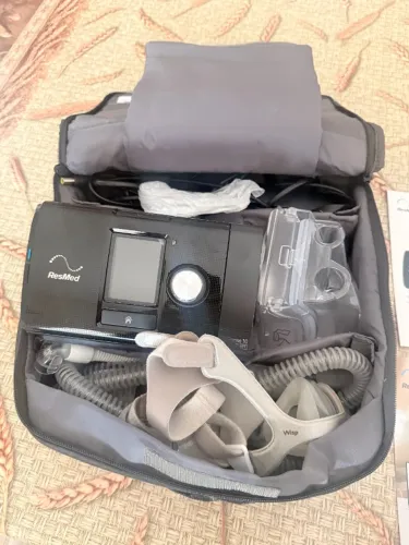 CPAP AirSense 10 AutoSet Elite com água destilada e maleta