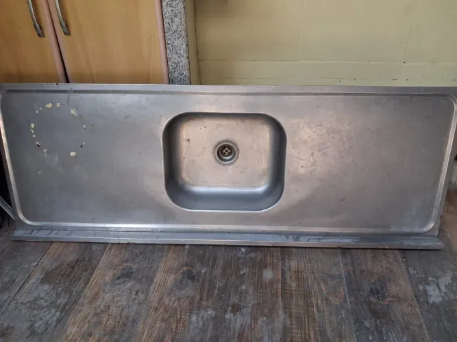 Vendo pia de alumínio 1,50x0,54