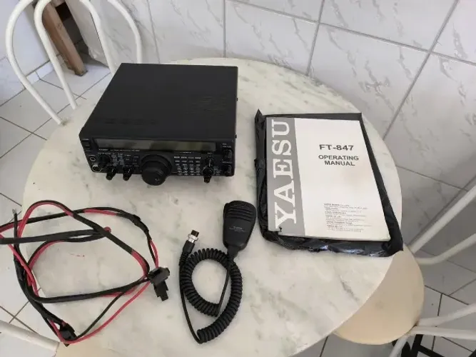 Radio Yaesu FT-847 HF/VHF/UHF revisado