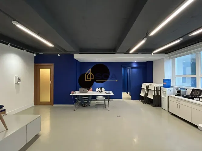 Conjunto comercial pronto para entrar 77m² e 1 vaga de garagem no Itaim Bibi