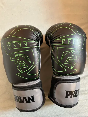 LUVA PRETORIAN F1RST 12 OZ PRETA/CINZA/VERDE - ESTADO DE NOVA