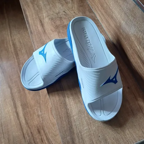 Vendo Chinelo Mizuno Original R $ 100,00. Natália *