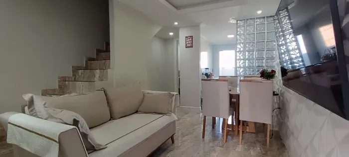 Linda casa em Itapuã