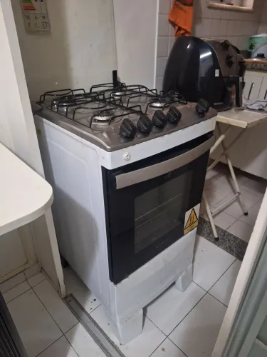 Fogao Atlas 4 bocas modelo Agile AQ BCO pouquíssimo usado