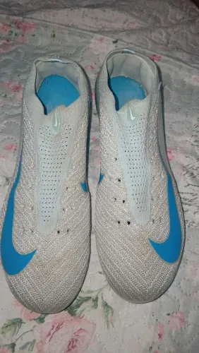 Chuteira Nike, N° 34