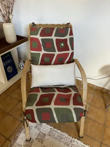 Conjunto 4 cadeiras e uma mesinha de varanda