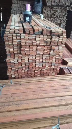 Vendo 5 esteios angelim 4 metros 12x12