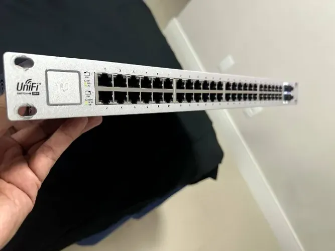 Switch Gerenciavel Ubiquiti - US-48-500W