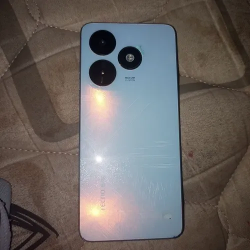 Vendo celular tecno spark 20c por 600 ou 550 