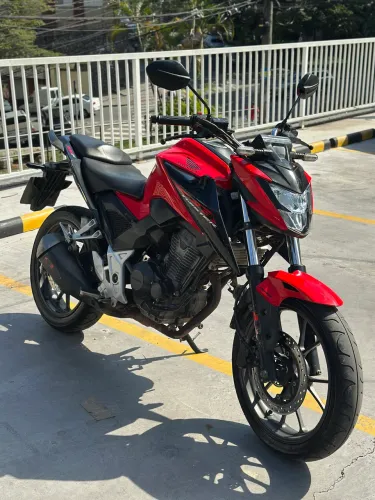HONDA CB 300F TWISTER