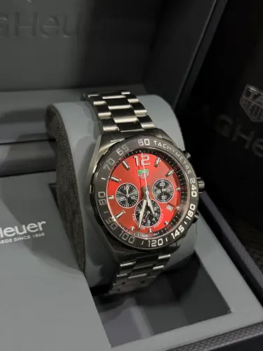 Relógio TAG HEUER FÓRMULA 1 vermelho