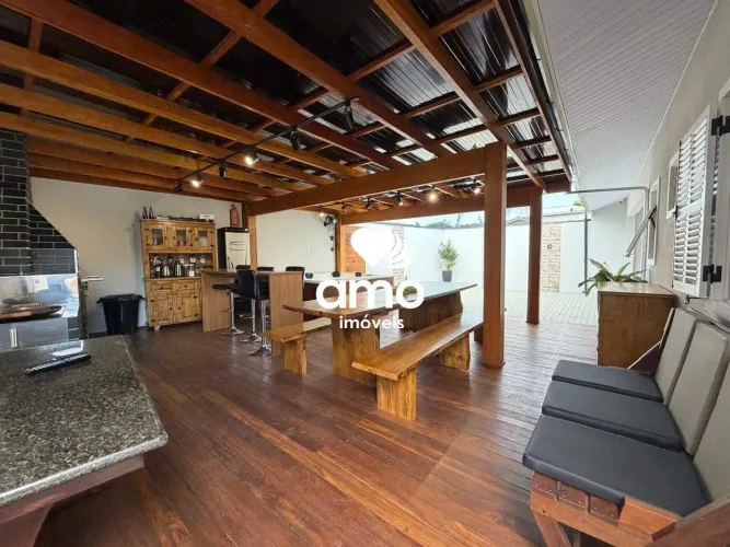 Casa à venda em Guabiruba Sul, 3 Dormitórios (1 suíte) com 4 vagas e mobília