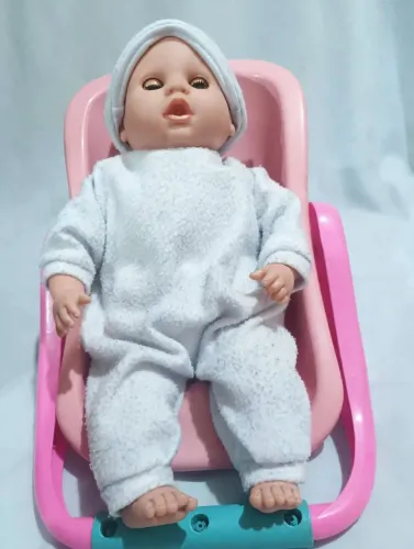 Boneca Bebê que Fala, Ri e Chora - Funcionando Perfeitamente